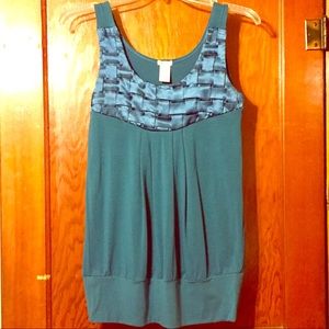 🍌 Studio Y Tank Top Size M